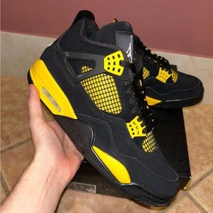 Nike Air Jordan 4 Thunder